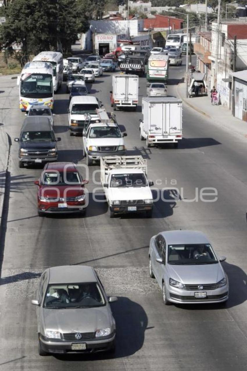 TRAFICO . CARRETERA FEDERAL A TEHUACAN