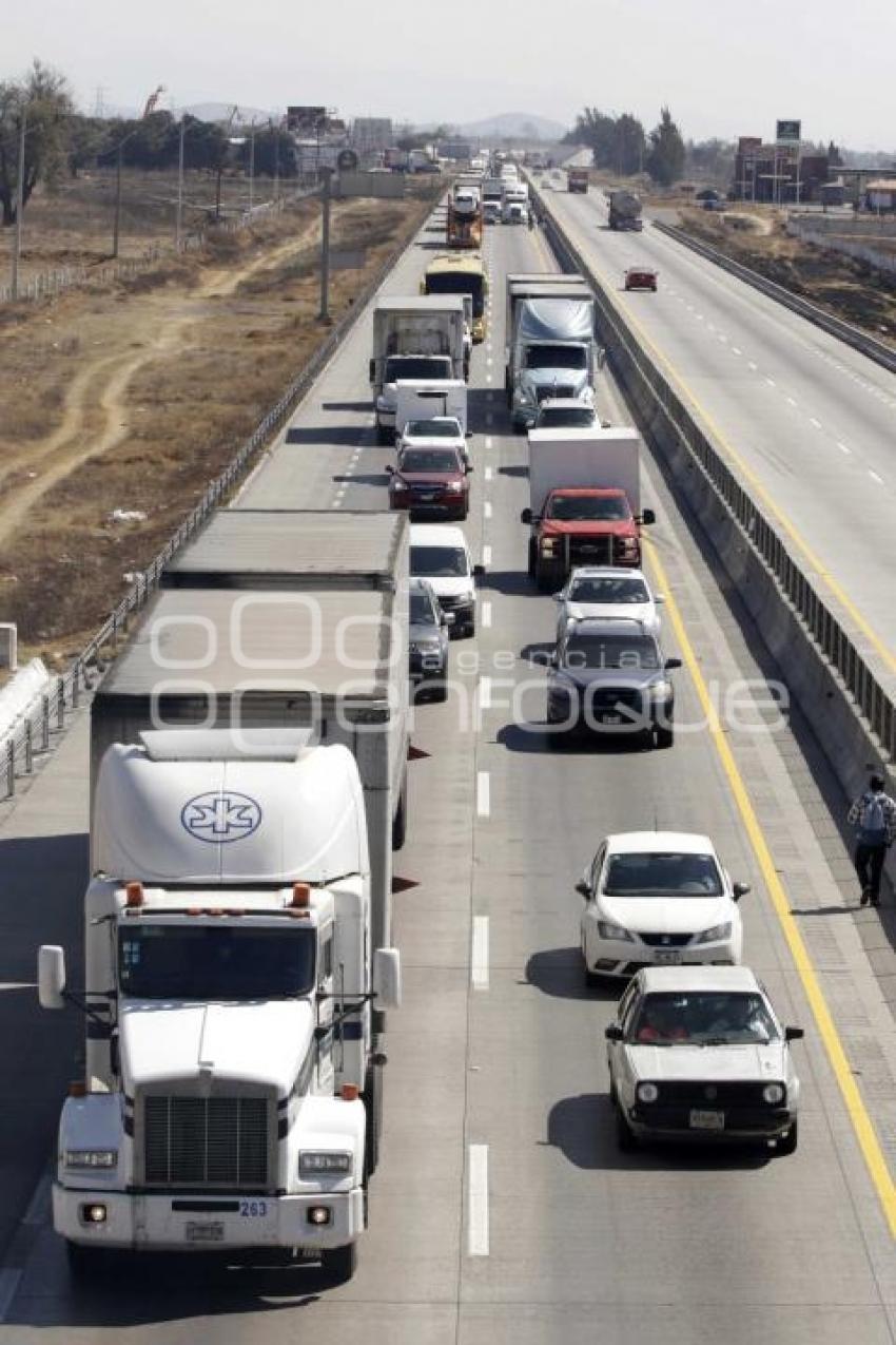 TRÁFICO . AUTOPISTA PUEBLA - ORIZABA