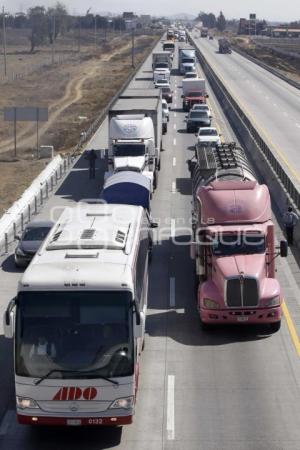 TRÁFICO . AUTOPISTA PUEBLA - ORIZABA