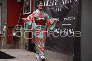 DESFILE DE KIMONOS