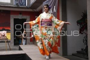 DESFILE DE KIMONOS