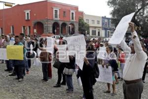 MANIFESTACIÓN . CASA AGUAYO