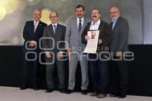 PREMIO AL MERITO EMPRESARIAL