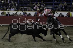 TOROS . PABLO HERMOSO DE MENDOZA