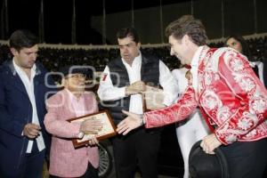 PLAZA DE TOROS . RECONOCIMIENTOS