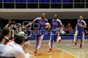 THE HARLEM GLOBETROTTERS