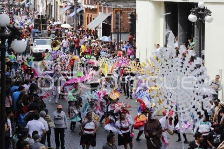 DESFILE DE HUEHUES