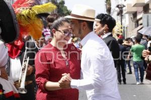 DESFILE DE HUEHUES