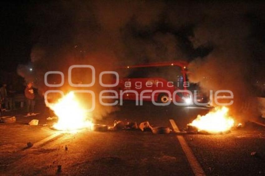 BLOQUEO DE AUTOPISTA