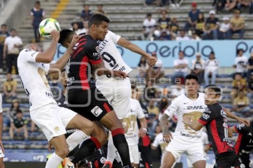 FÚTBOL . LOBOS BUAP VS PUMAS