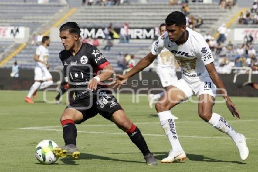 FÚTBOL . LOBOS BUAP VS PUMAS