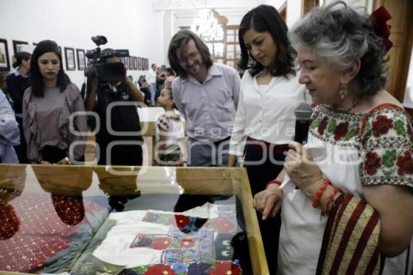 EXPOSICIÓN TRAJE DE LA CHINA POBLANA