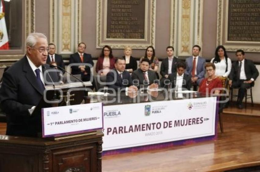 PARLAMENTO DE MUJERES