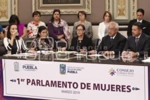 PARLAMENTO DE MUJERES