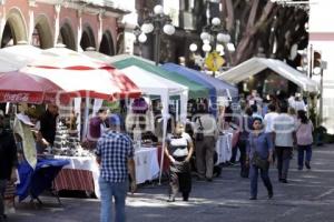 VENDEDORES FERIA DEL LIBRO