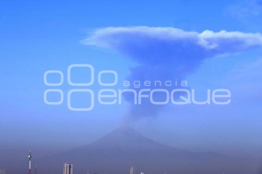 VOLCÁN POPOCATÉPETL . FUMAROLA