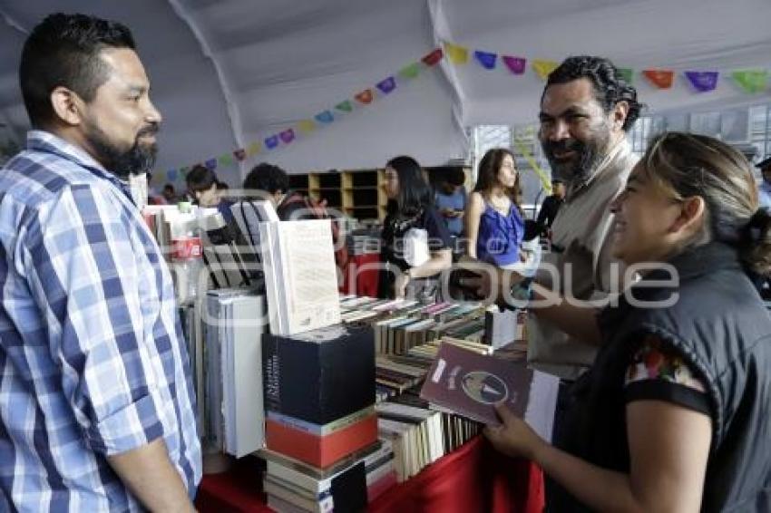 GOBIERNO MUNICIPAL . FERIA DEL LIBRO