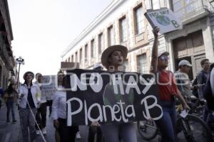 MANIFESTACIÓN CONTRA CAMBIO CLIMÁTICO