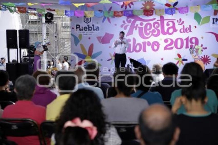 FERIA DEL LIBRO . JHON ACKERMAN