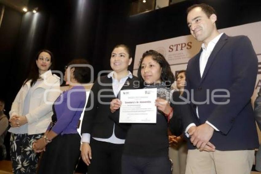 FERIA DEL EMPLEO DE LA MUJER