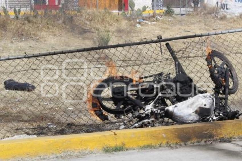 MOTOCICLETA QUEMADA . SAN MARTÍN