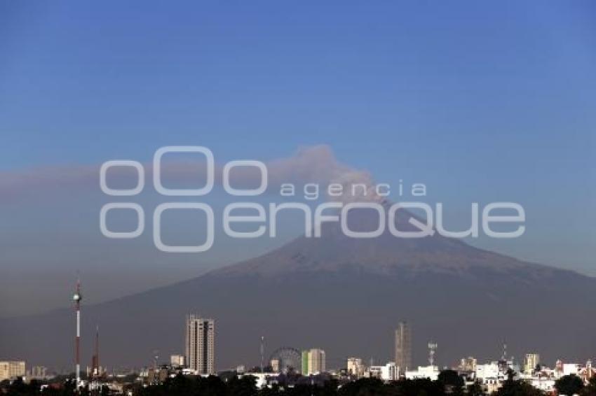 VOLCÁN POPOCATÉPETL . FUMAROLA