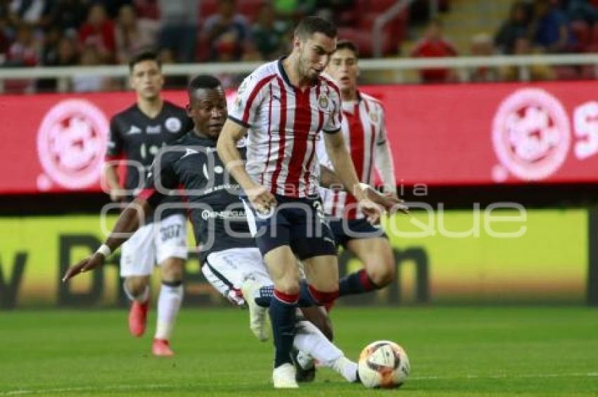 FÚTBOL . CHIVAS VS LOBOS