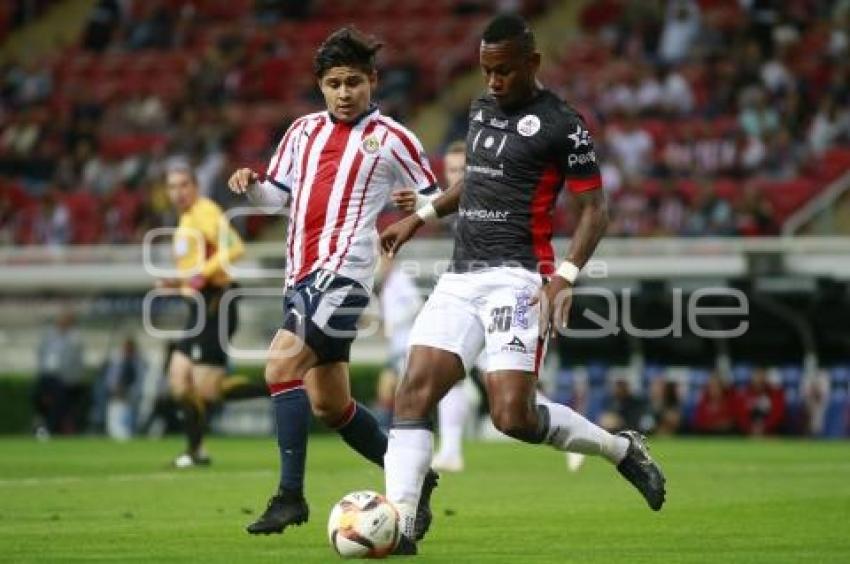 FÚTBOL . CHIVAS VS LOBOS