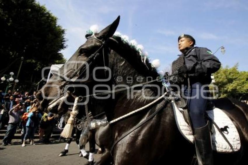 DESFILE . ANIVERSARIO POLICÍA MUNICIPAL