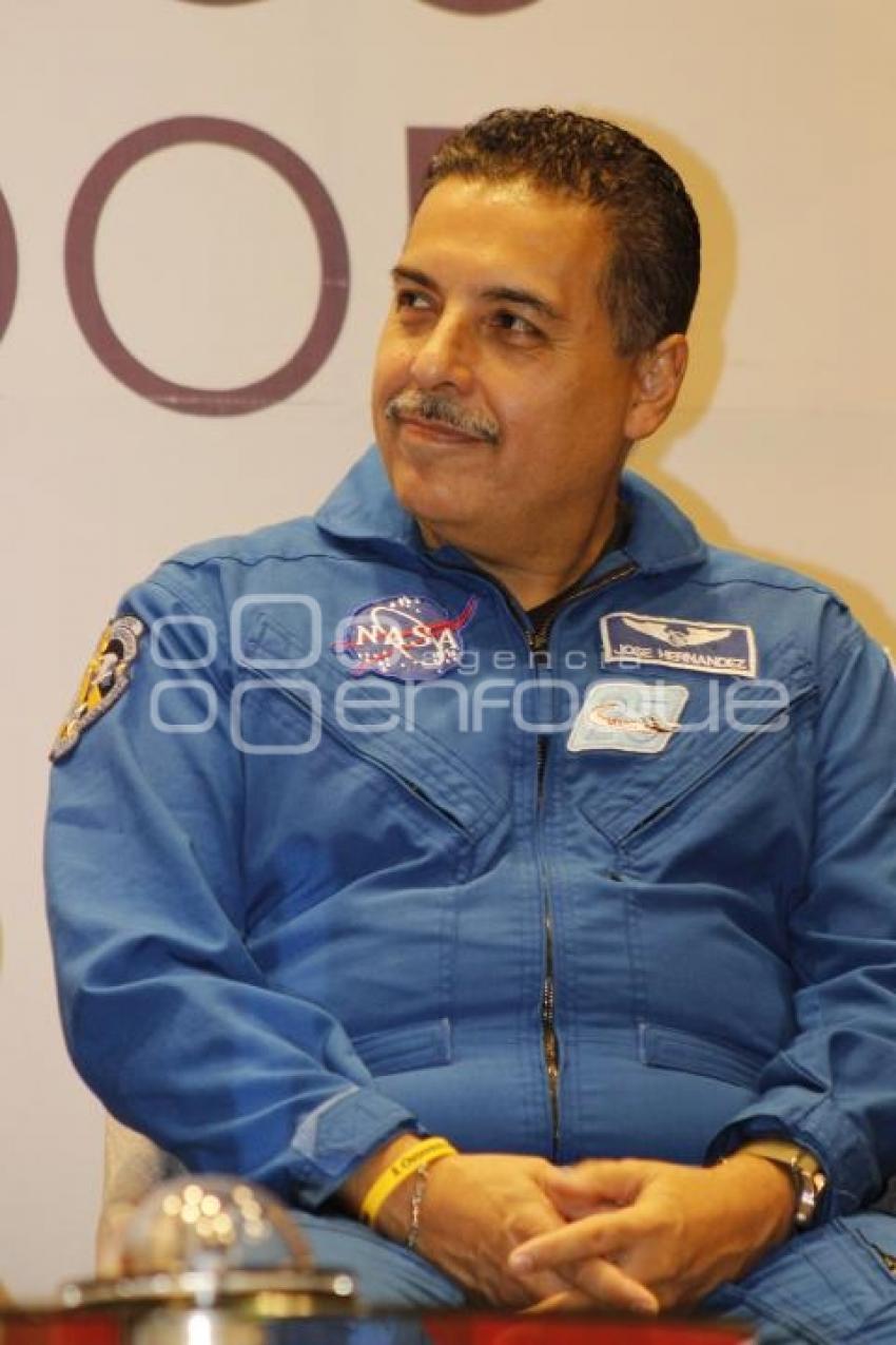 ASTRONAUTA . JOSÉ HERNÁNDEZ MORENO