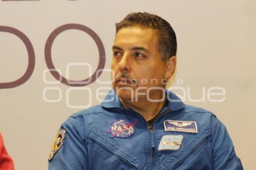 ASTRONAUTA . JOSÉ HERNÁNDEZ MORENO