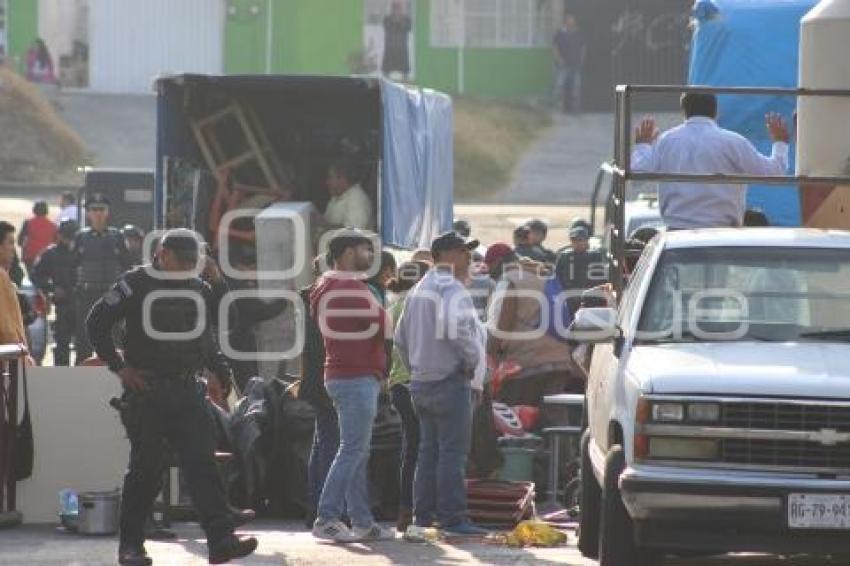 POLICÍA . DESALOJO