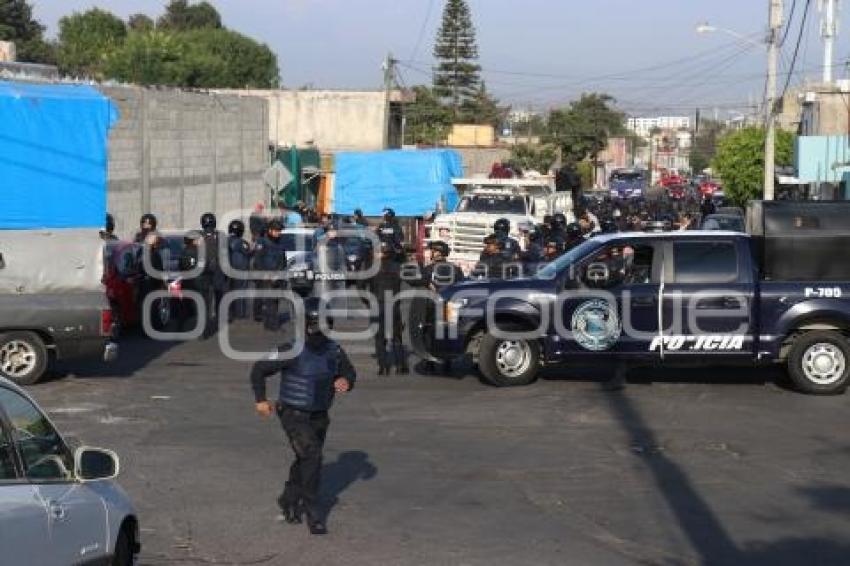 POLICÍA . DESALOJO