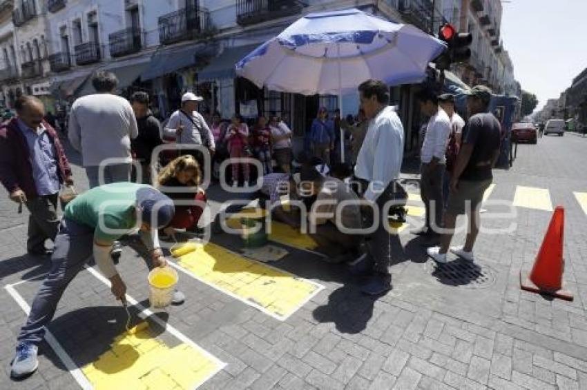 MEJORAS CENTRO HISTÓRICO . COMERCIANTES AMBULANTES