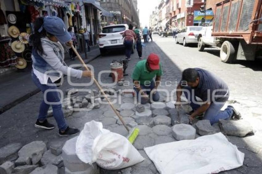 MEJORAS CENTRO HISTÓRICO . COMERCIANTES AMBULANTES