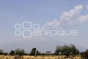 VOLCÁN POPOCATÉPETL . FUMAROLA