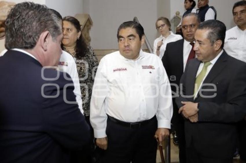 MIGUEL BARBOSA . ABOGADOS
