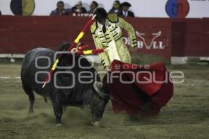 TOROS . ESAÚ FERNÁNDEZ