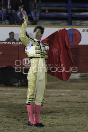 TOROS . ESAÚ FERNÁNDEZ