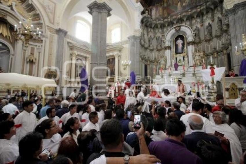 VIERNES SANTO . NIÑO DOCTOR