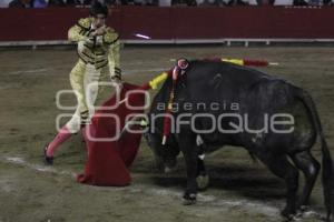 TOROS . ESAÚ FERNÁNDEZ