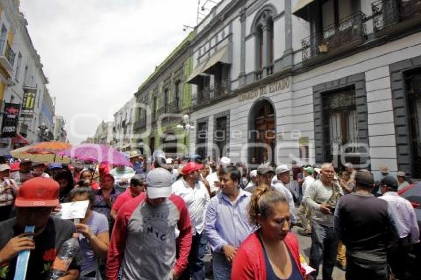 COMERCIANTES DE SAN MARTÍN TEXMELUCAN . MANIFESTACIÓN