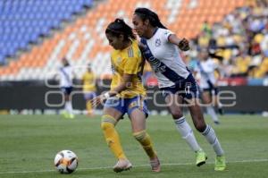 FUTBOL FEMENIL . CLUB PUEBLA VS TIGRES