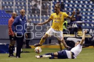 FUTBOL . CLUB PUEBLA VS TIGRES