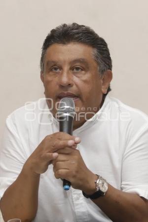 CARLOS MEZA