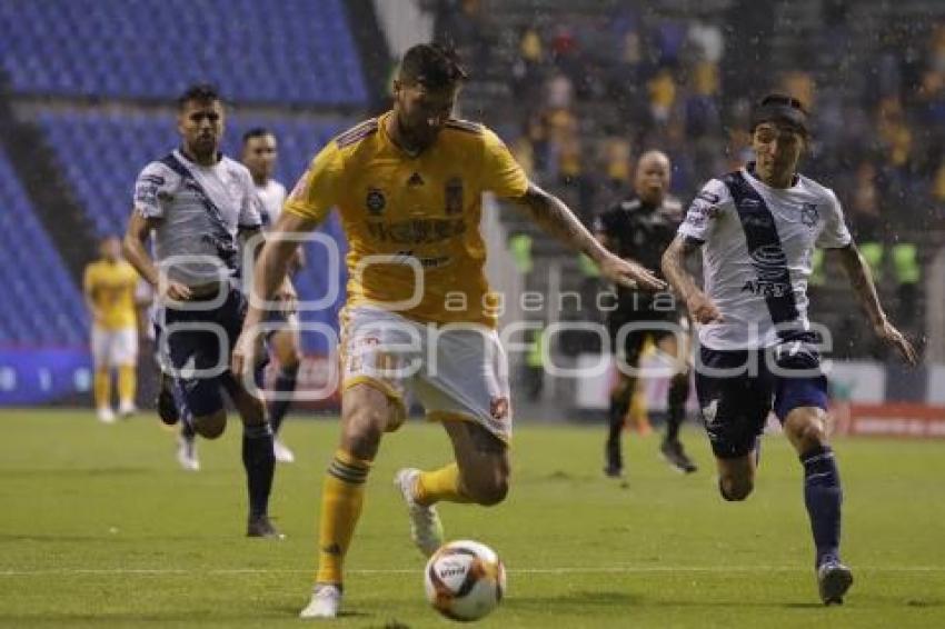FUTBOL . CLUB PUEBLA VS TIGRES