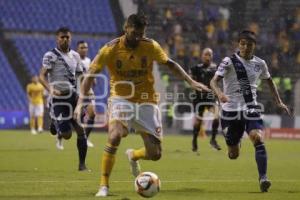 FUTBOL . CLUB PUEBLA VS TIGRES