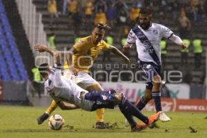 FUTBOL . CLUB PUEBLA VS TIGRES