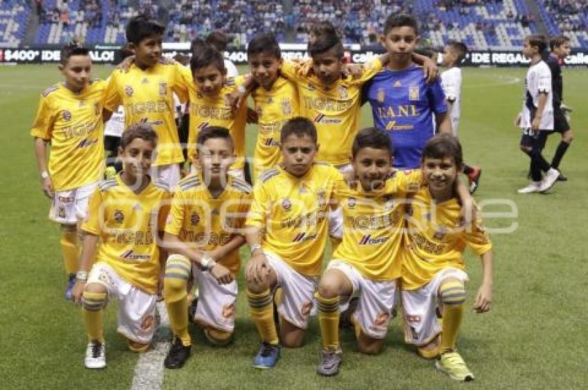 FUTBOL . CLUB PUEBLA VS TIGRES