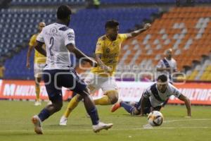 FUTBOL . CLUB PUEBLA VS TIGRES